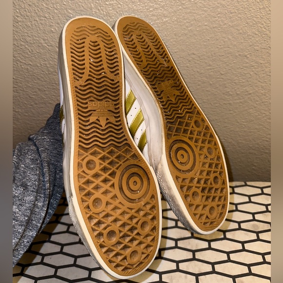 Adidas 'Away Days' Leather skateboarding shoes - Picture 5 of 5